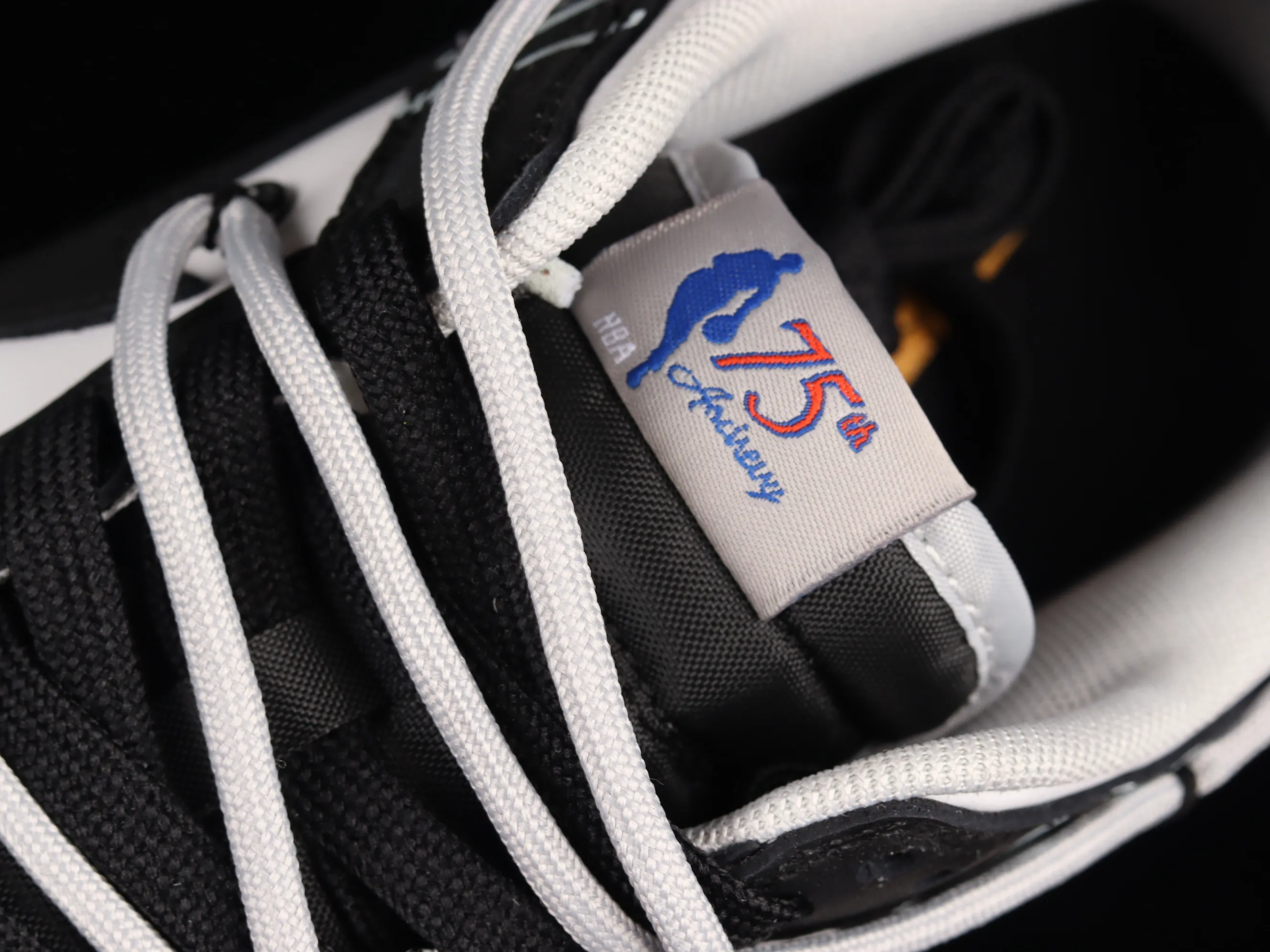 All categories Nk SB Dunk series Nk SB Dunk Low low-top sneakers F version Nk Dunk Low "CNY" Year of the Tiger limited edition SB smashing backboard fashion casual sneakers DD3363-002